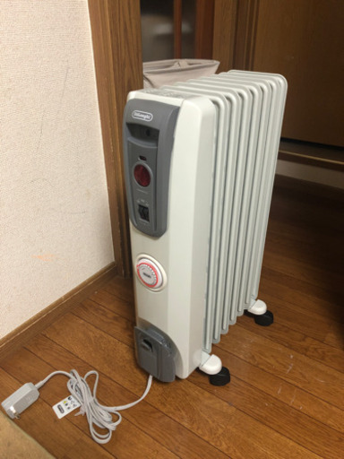 デロンギ製　オイルヒーター^ - ^