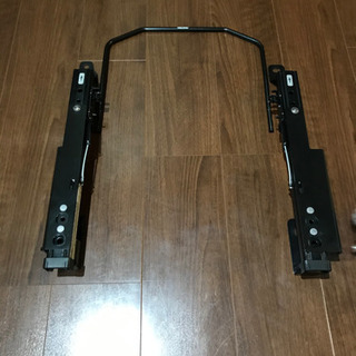 レカロ RECARO シートレール BMW 1シリーズ　4シリーズ　M4 E87 F20 F32 F33 F36 F82 右側