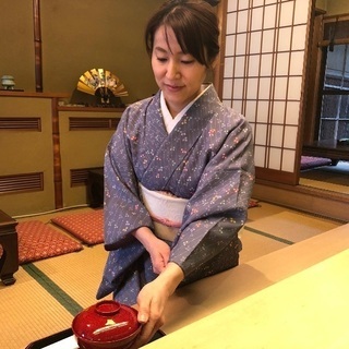 【和食】　簡単なお運びさんの仕事です　時給1000円　交通費食事付き　