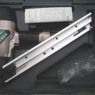 ☆美品☆日立 65mm接合金物用釘打機 【NR65A】丸釘打機 ☆美品☆日立 65mm接合金物用釘打機 【NR65A】丸釘打機 【公式通販】