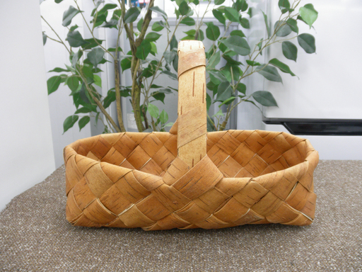 白樺バスケット カゴ 取っ手付き 浅型 幅29 北欧 フィンランド 白樺の樹皮 インテリア 手作り西岡店 モノハウス 西岡 月寒中央のインテリア雑貨 小物 小物入れ の中古あげます 譲ります ジモティーで不用品の処分