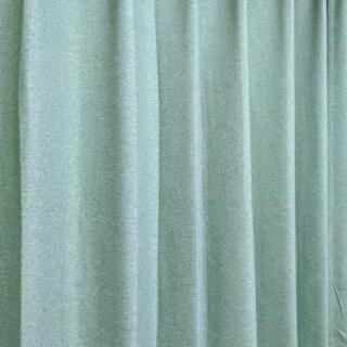 キレイなグリーン色のカーテン