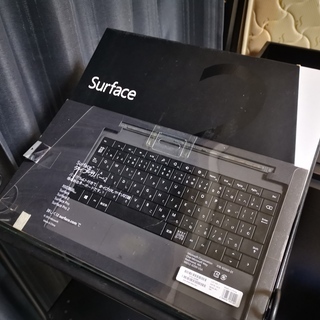 Surface] Surface 2 タイプカバー付き (アダプタ破損あり、通電)