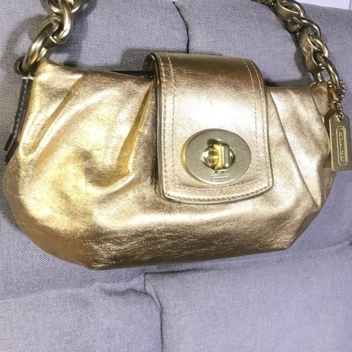 COACH オールドコーチ ゴールドレザー ターンフック ワンショルダーバッグ