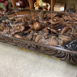 値下げしました！★来店限定★ 美術工芸　木彫り座卓　ガラステーブル　竜虎獅子　風水　中古