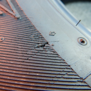 285/50Ｒ20　ブリヂストンブリザック　スタッドレス　4本セット　ランクル