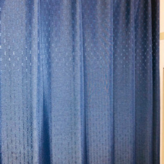 紺の遮光カーテン