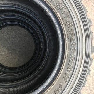 ジムニーなどに　タイヤダンロップ　MTタイヤ　グラントレック　7.00R16