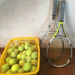 テニスラケット2本とボール100球