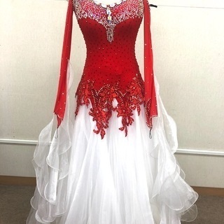 未使用に近い社交ダンス用赤と白のドレス サイズS~M 未使用に近い社交