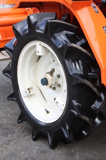 SOLD OUT】クボタ トラクター B1502DT ブルトラ 15馬力 4WD 自動水平