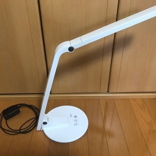 【取引中】LEDデスクライト　MDL-LE841 ホワイト