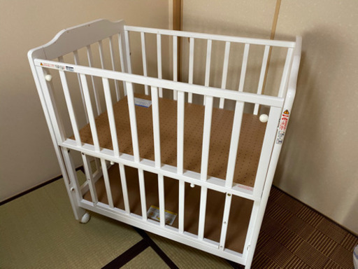 カトージ　ベビーベッド