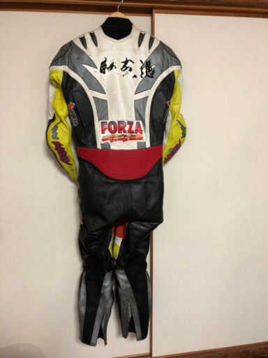 ライダースーツ