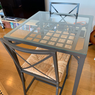 IKEA 2人用ガラスダイニングテーブルイス2脚セット 中古品