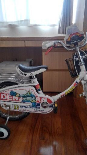 新品！昔懐かしい補助輪付自転車