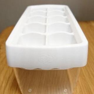 製氷皿  ケース付き