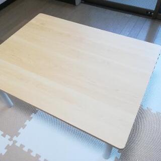 ニトリ製テーブル