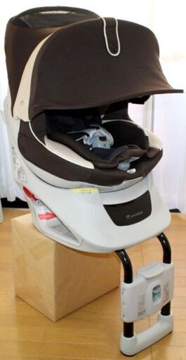回転式 チャイルドシート 車用 エールべべ 新生児から使用可能！