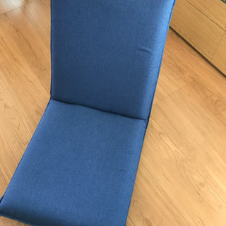 座椅子　ブルー