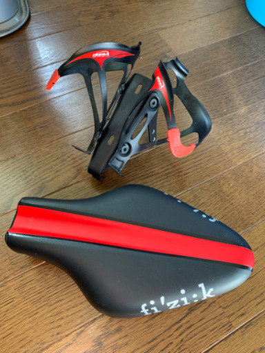 Fizik Tritone 5 5サドル ボトルケージ 四葉 東武金崎のロードバイクの中古あげます 譲ります ジモティーで不用品の処分