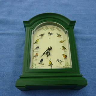 置き時計　掛け時計　小鳥の音楽会　緑　札幌　西岡店