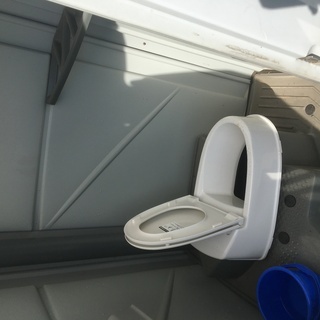 群馬県前橋市から仮設トイレ 野外 便所 畑 工場 作業場 工事現場 様々な