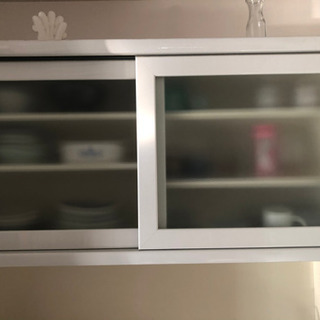 シンプルな食器棚