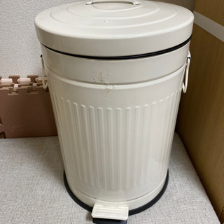 ニトリ　蓋付きゴミ箱　白　30L