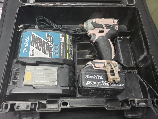【中古】マキタ　インパクト　ドライバー　TD148D　本体　バッテリー1個　充電器