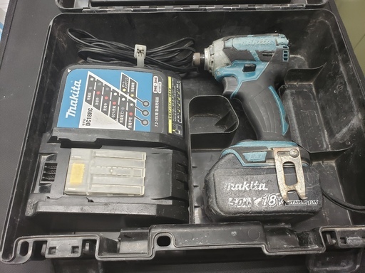 【中古】マキタ　インパクトドライバー　TD148D　本体　バッテリー1個　充電器