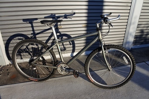 【格安】人気の【SPECIALIZED】(スペシャライズド)【 ROCKHOPPER】（ロックホッパー）普段乗りに！カスタムベースに！