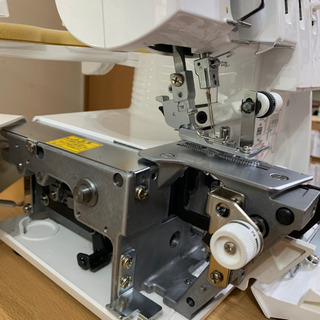 (お取引完了)JUKI ロックミシン MO-114D 布屑受け箱付き