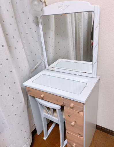 ドレッサー　ランプ付き