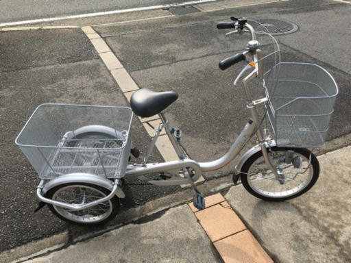 整備済 新古車 三輪車 シルバー