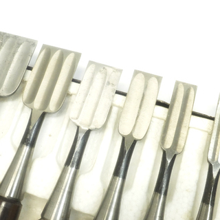 N0212A] 未使用 大工道具 のみ 『千吉』 黒檀柄 三枚裏 鑿 10本