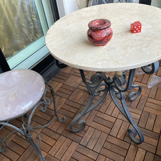 大理石テーブル(少しがたつきあり)&椅子