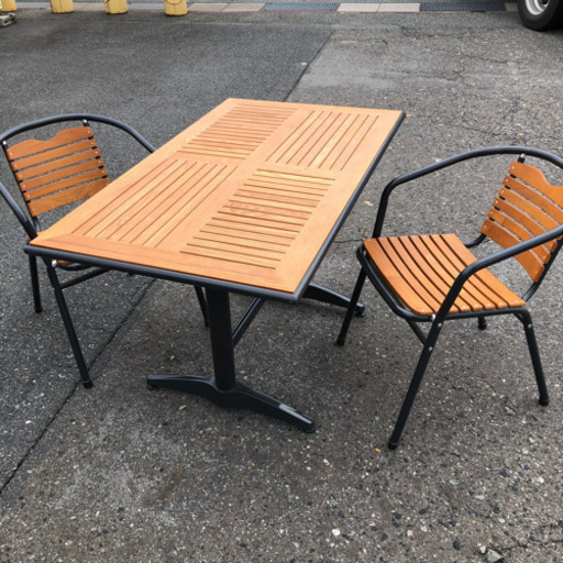 美品✨テラスが似合うダイニングセット✨長方形テーブル×1・椅子×2✨オススメ✨メタル×木製✨軽量✨