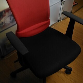 オフィス用椅子　赤