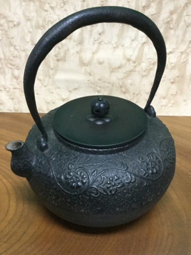 中古　鉄瓶 　幅16　　奥行17　　高さ20.3　 （ｃｍ）　お茶にどうぞ　すぐ利用可