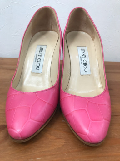 JIMMY CHOO！ジミーチュウ型押しパンプス！