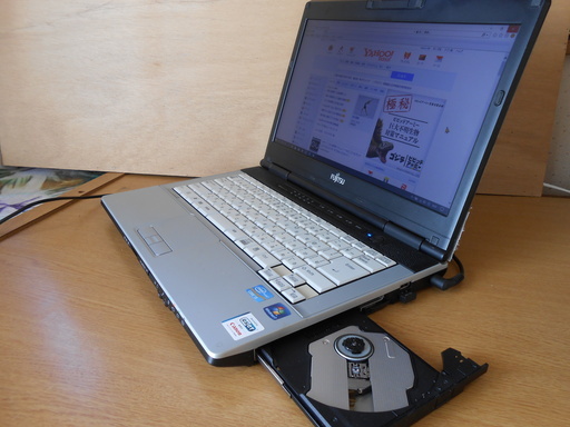 超お買い得 Corei5 ﾒﾓﾘｰ4GB  HDD SATA  160GB  １４インチ 富士通ノートPC中古