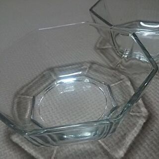 ガラス小鉢２つ
