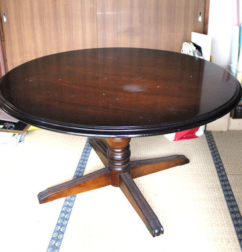 伊勢丹で購入カリモクの丸テーブル スズメチュン 相模原のテーブル センターテーブル の中古あげます 譲ります ジモティーで不用品の処分