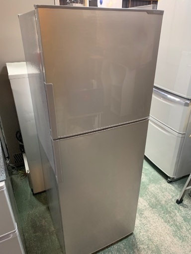 SHARP 2ドア冷凍冷蔵庫　225リットル　2017年製　使用わずか　中古