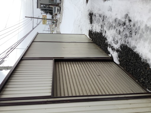 車庫 5.4m 2.6m高さ 2.2m片流れ 2.6m側に1.7mのシャツター付