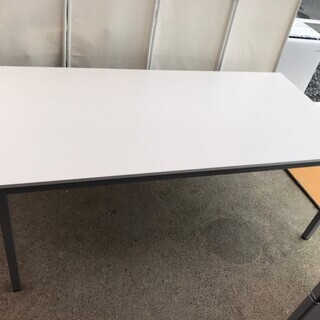 ミーティングテーブル　1800×900×720　ホワイト　オフィ...