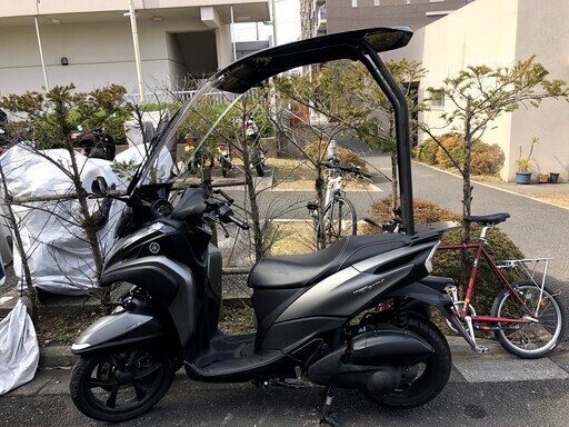 ヤマハ 2019年式 トリシティ125ABS 極上中古車　走行距離2000㎞以下 　リヤキャリア、ルーフ付き！！