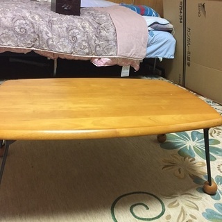 折り畳みテーブル　少々傷がありますが、デザインがいいので一人暮ら...