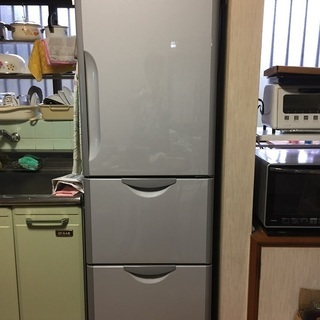 2012年製造　日立の冷蔵庫　幅54cm高さ172cmのスリムタ...
